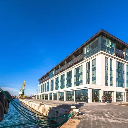 Marina Hotel